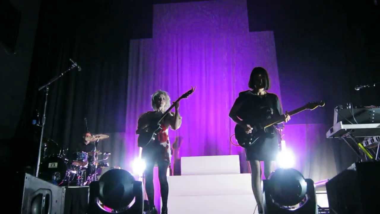 St. Vincent - Birth in Reverse (LIVE)