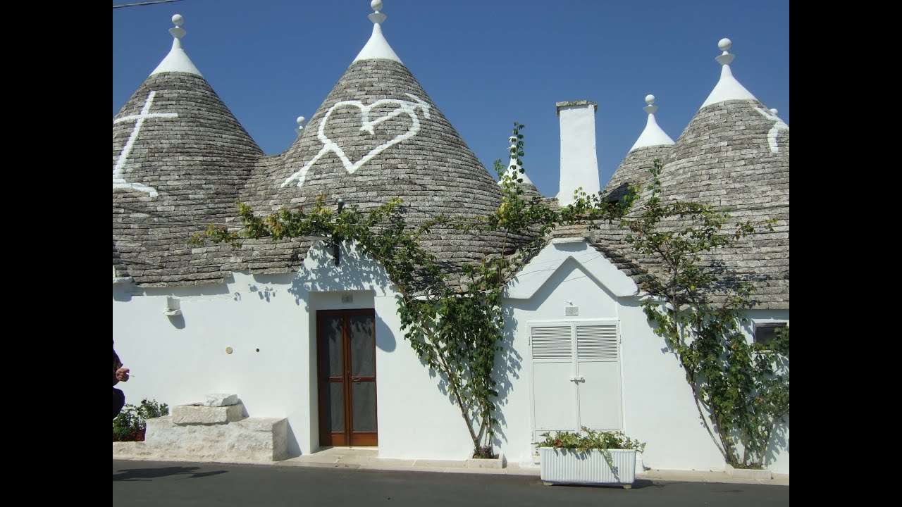 Exploring Italy: Alberobello