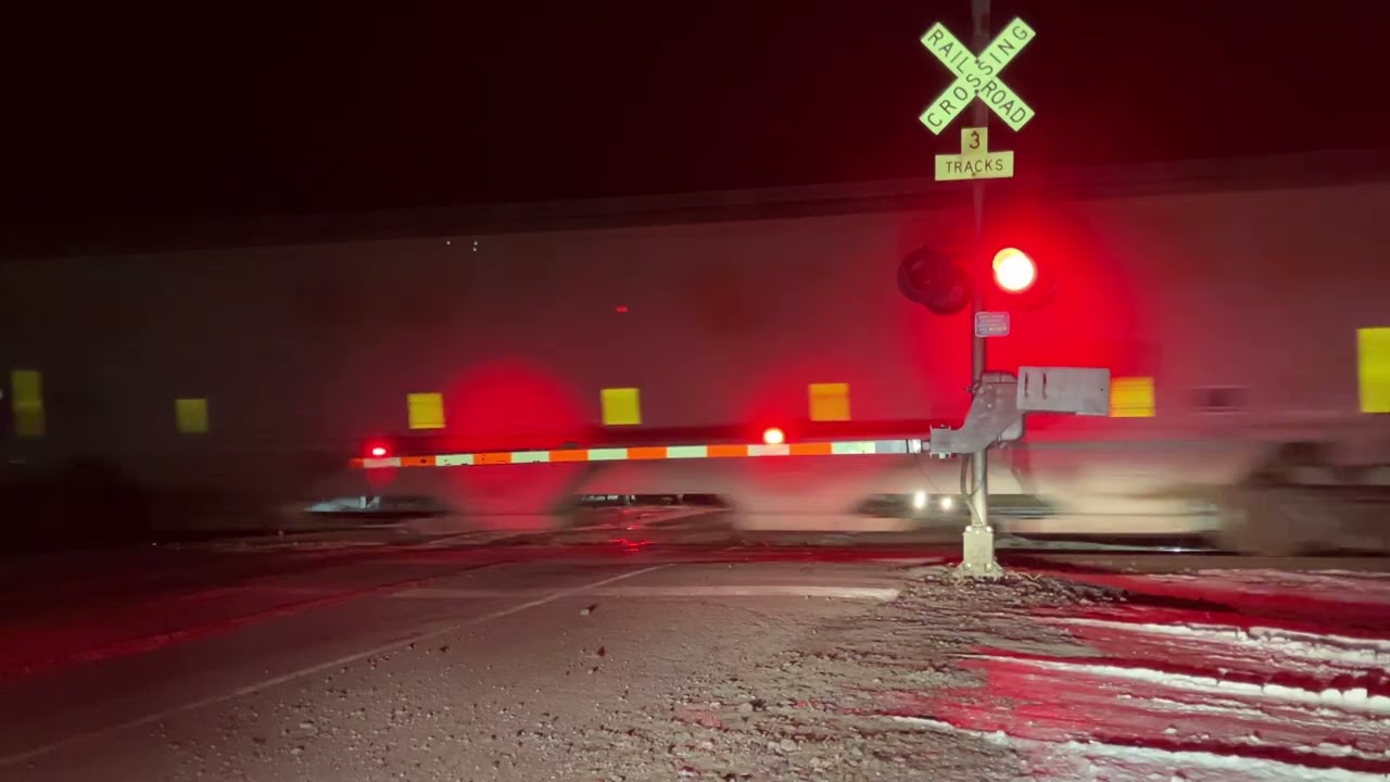 UP 8034 Manifest Train w/ SD40N Mid DPU East, S. 6th St. Railroad Crossing, Missouri Valley IA