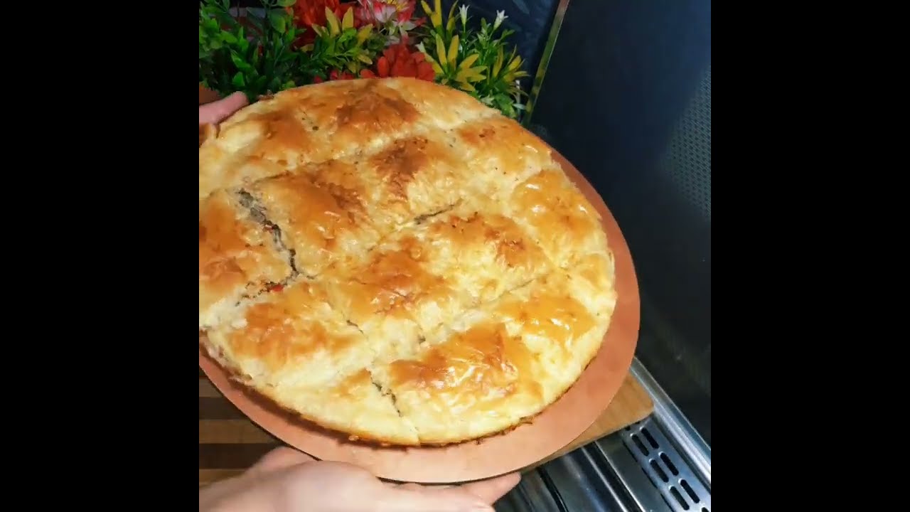 الفطير الشرقي باللحمة المفرومة و السجق و من غير عجن علي طريقة ايناس عباس