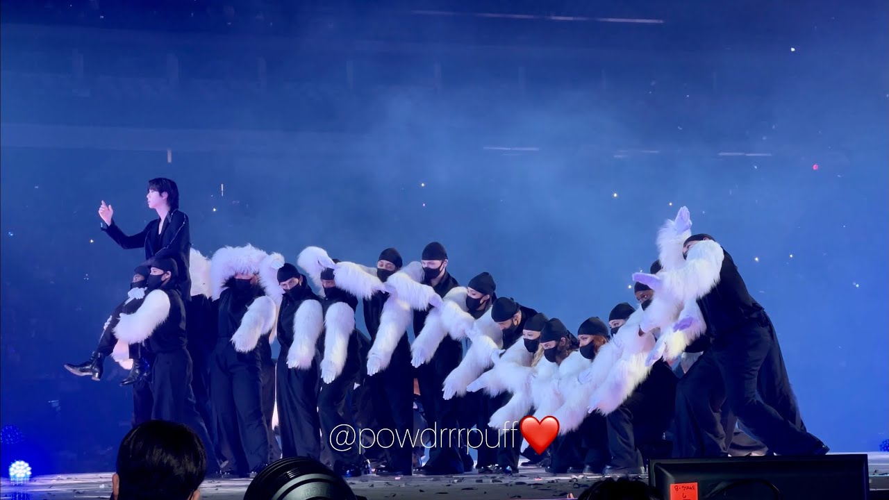 220409 - FANCAM - Black Swan - BTS PTD Las Vegas - Day 2 @ Allegiant - 4K 직캠