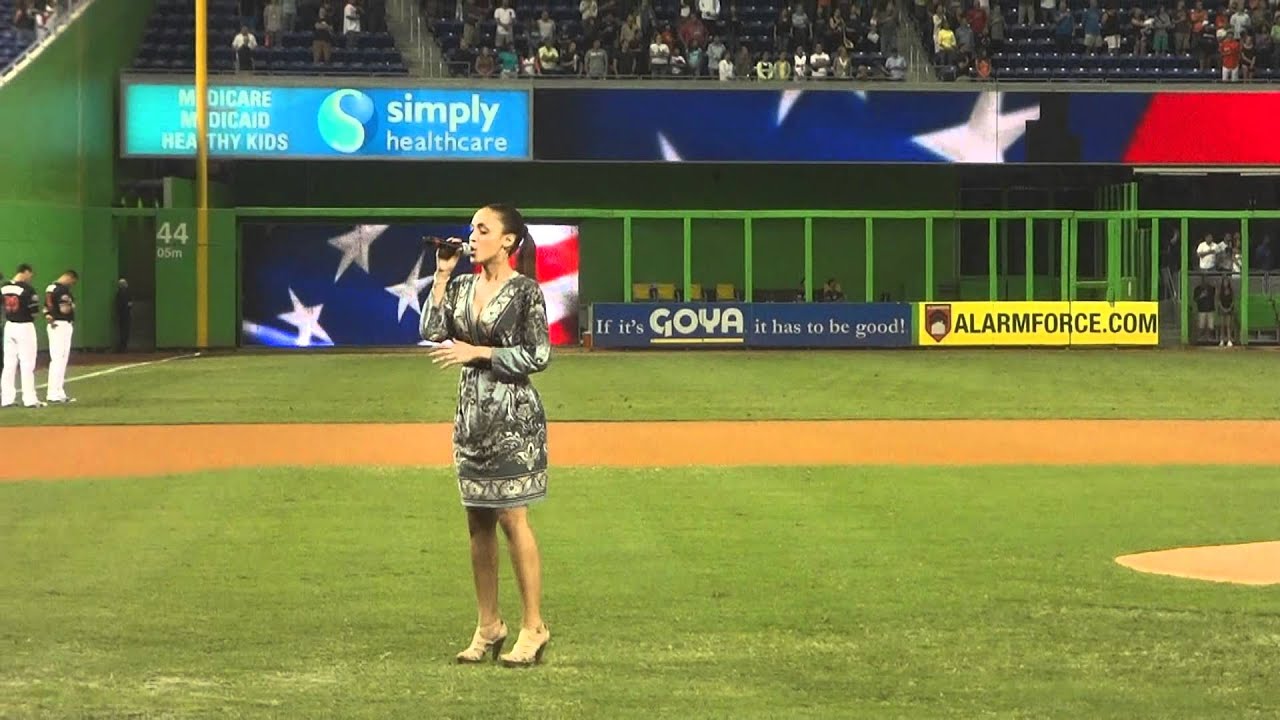 Phyllisia Ross - O Canada & Star Spangled Banner (Miami Marlins vs. Toronto Blue Jays)