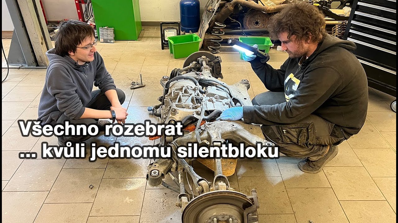Taháme motor ven z naší taxikářské Tesly Model 3