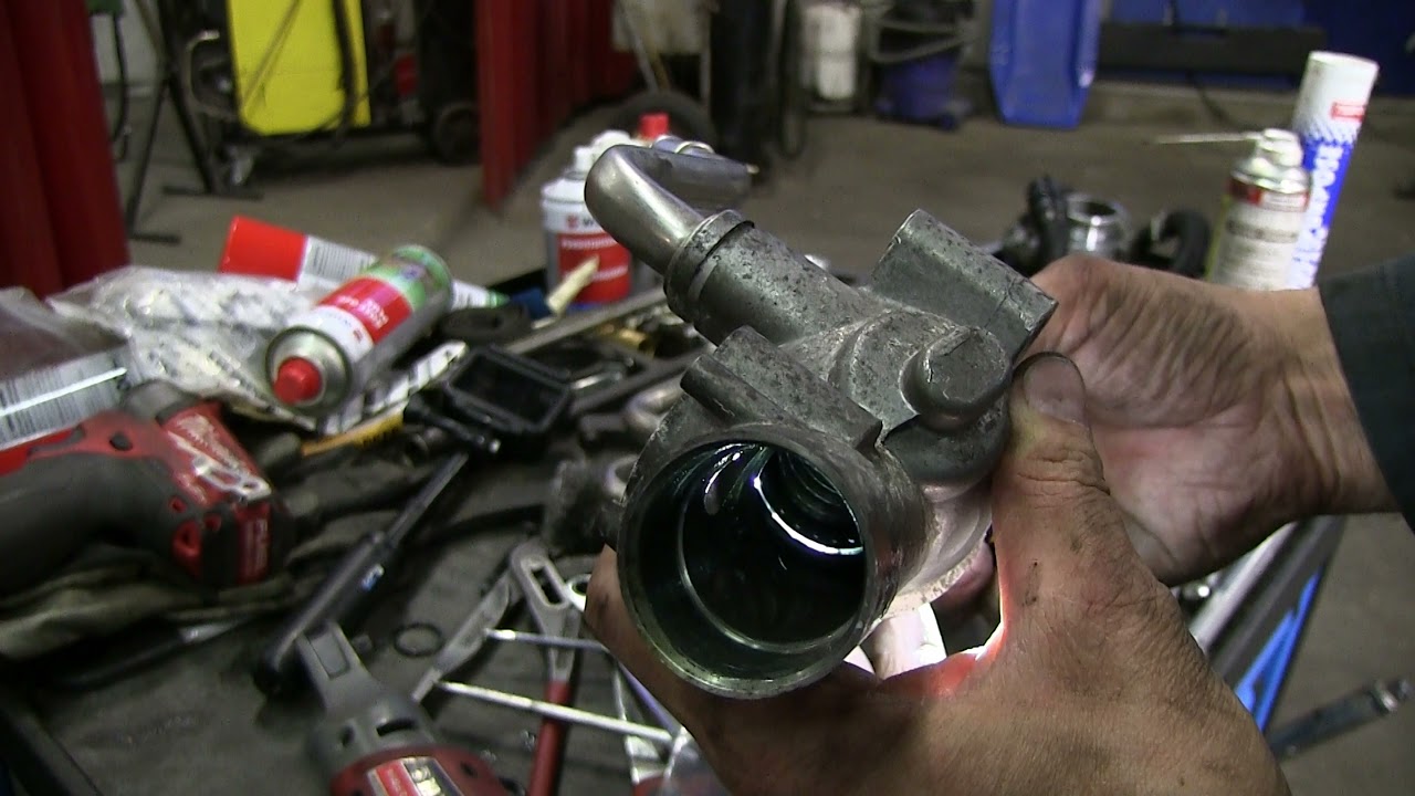 Volvo D5, XC70, XC60, XC90, V70, S70, S60 Thermostat replacement