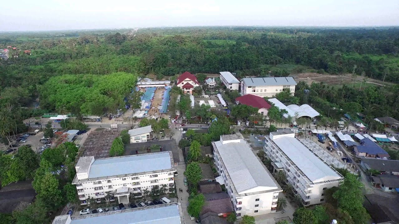 ภาพถ่ายทางอากาศโรงเรียนประทีปศาสน์(ปอเนาะบ้านตาล) งาน 75 ปี (คลิป 1)