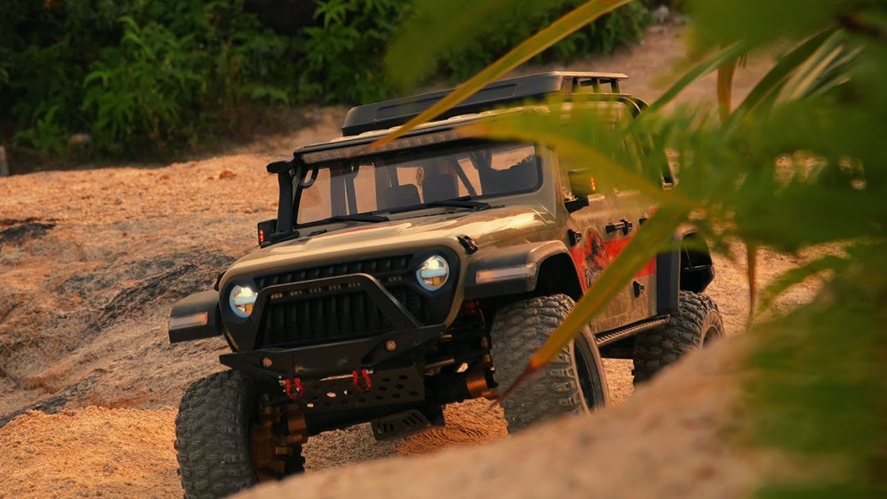 Unmatched speed and stability with the 1/7 Scale 4WD Brushless RC Crawler MK-07