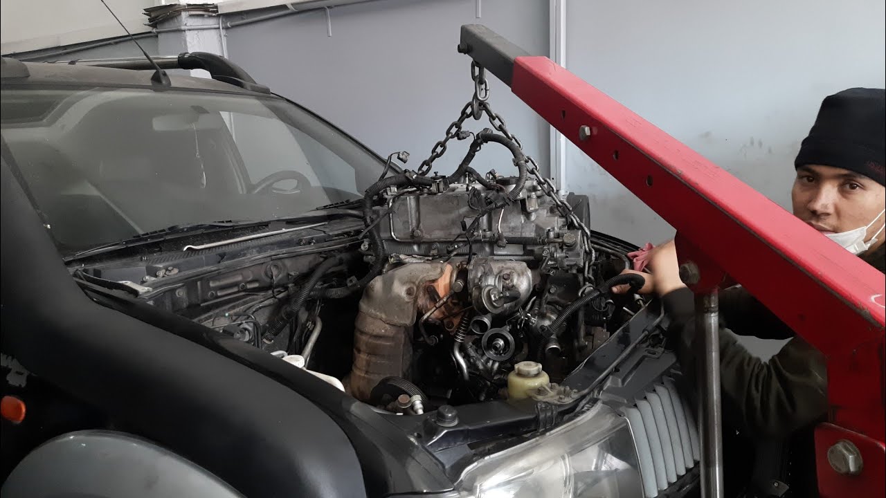 Mitsubishi L200 arazi pikap motor toplama ve yerine atma