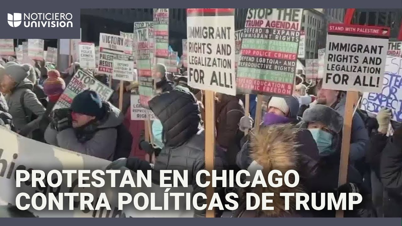 Inmigrantes protestan en Chicago contra plan de deportaciones masivas de Trump: 