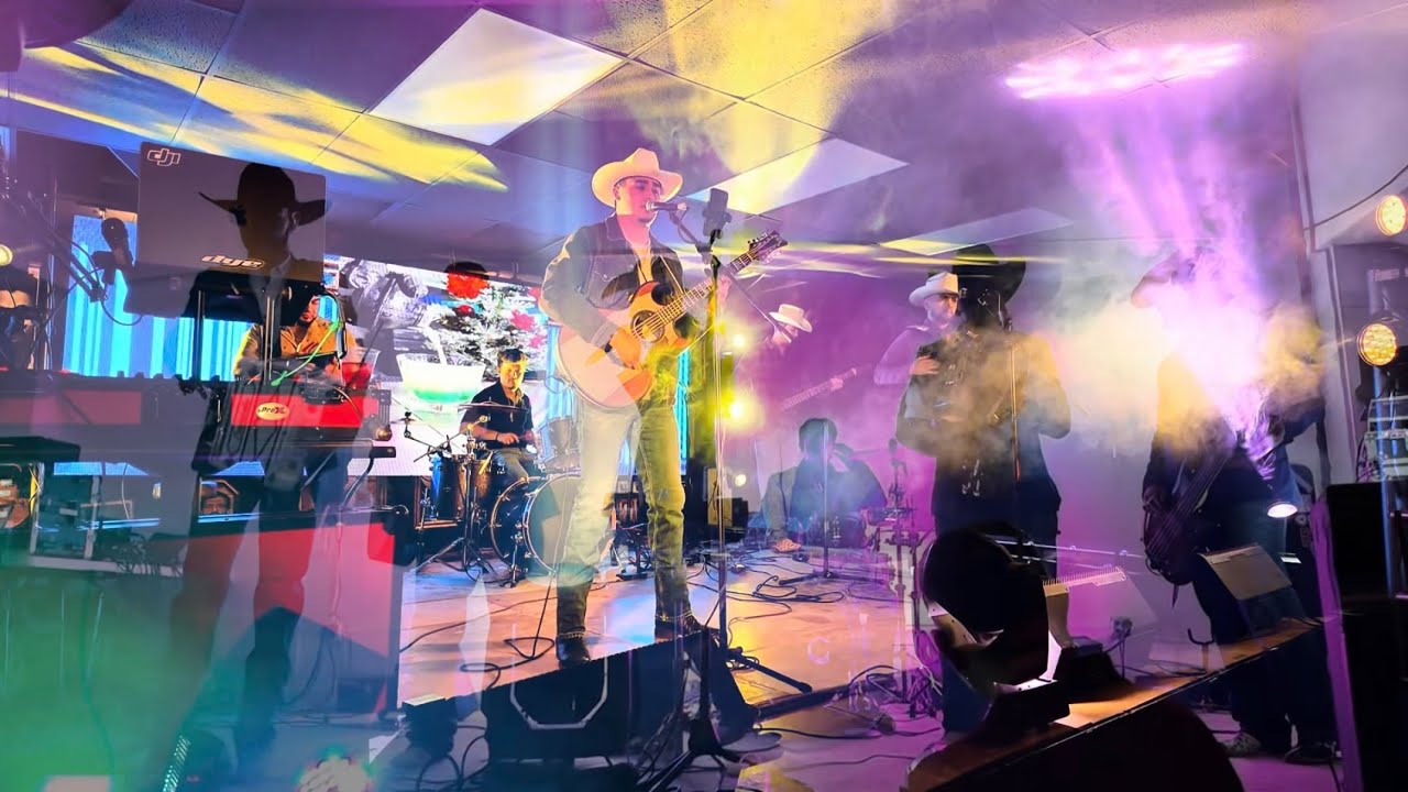 2 in 1 tocadas (helping out grupo & current grupo)