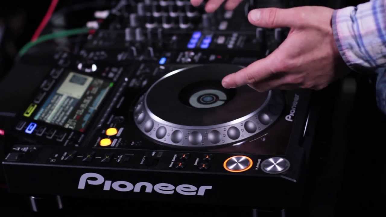 DJ tip 2: How to make any CDJ have a hot cue - DJ Expo 2013