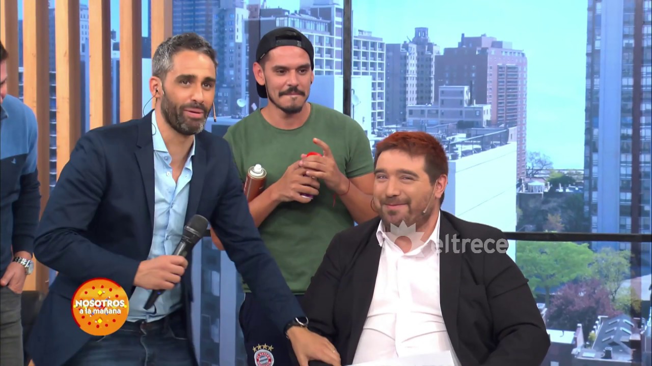 Gast&oacute;n Marote se cambi&oacute; el color del pelo en vivo