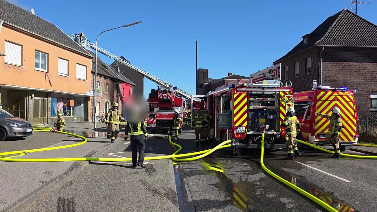 Ein Wohnhausbrand in Heinsberg Unterbruch beschäftigt die Feuerwehr