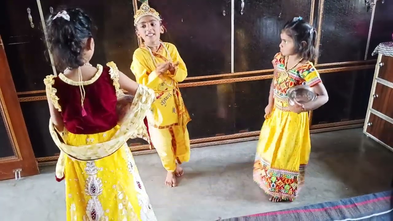 Radha kyu hamko chere chote Bachho ka performance 👌💕🎊🎉🙏✨️