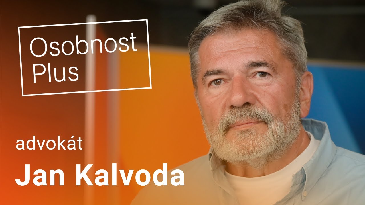 Kalvoda: Prezident stoj&iacute; na tlust&eacute;m kusu ledu s n&aacute;zvem &Uacute;stava. Babi&scaron; je těkav&aacute; politick&aacute; potvůrka