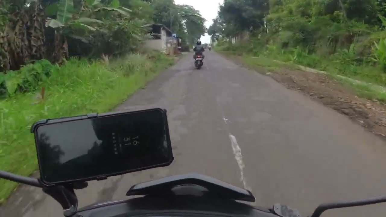 RIDING DI JALUR ALTERNATIF NGANJUK-MADIUN VIA SAWAHAN