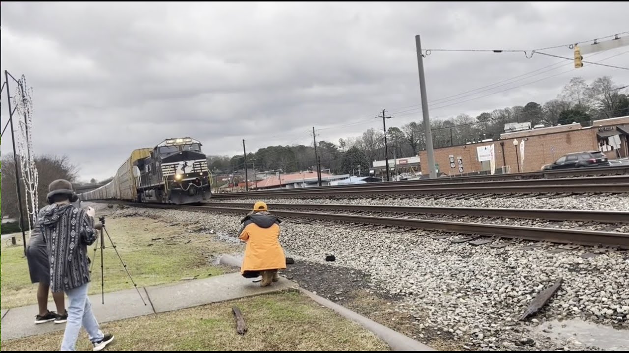 Norfolk Southern and Amtrak Trains in Downtown Austell ( Featuring BNSF and UP ) January 10th 2026
