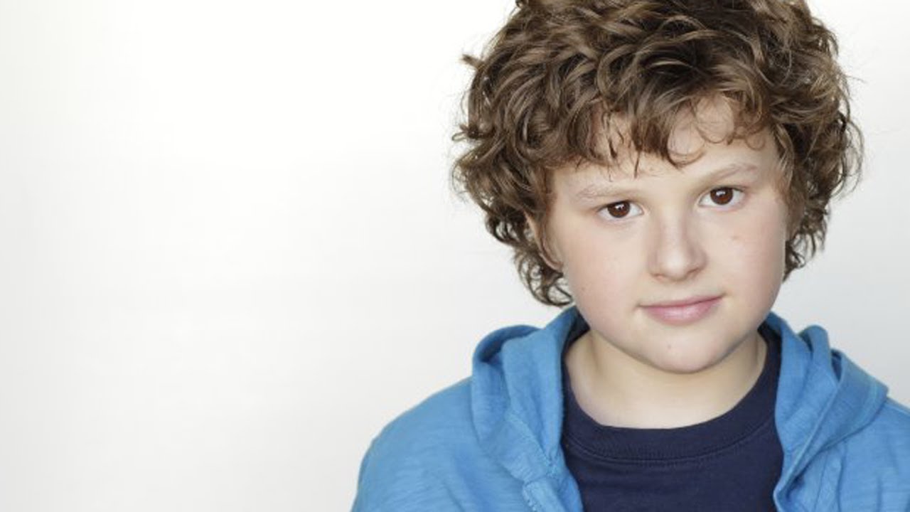 Is MODERN FAMILY's Nolan Gould a Prop Bandit?? - SPECIAL PROGRAMMING