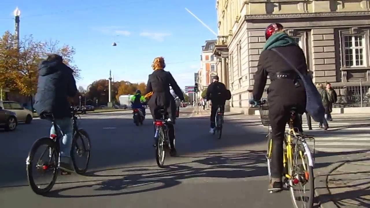 Cycling in Copenhagen : Orestads _ Amager Boulevard _ Langebro_ H.C. Andersens Boulevard