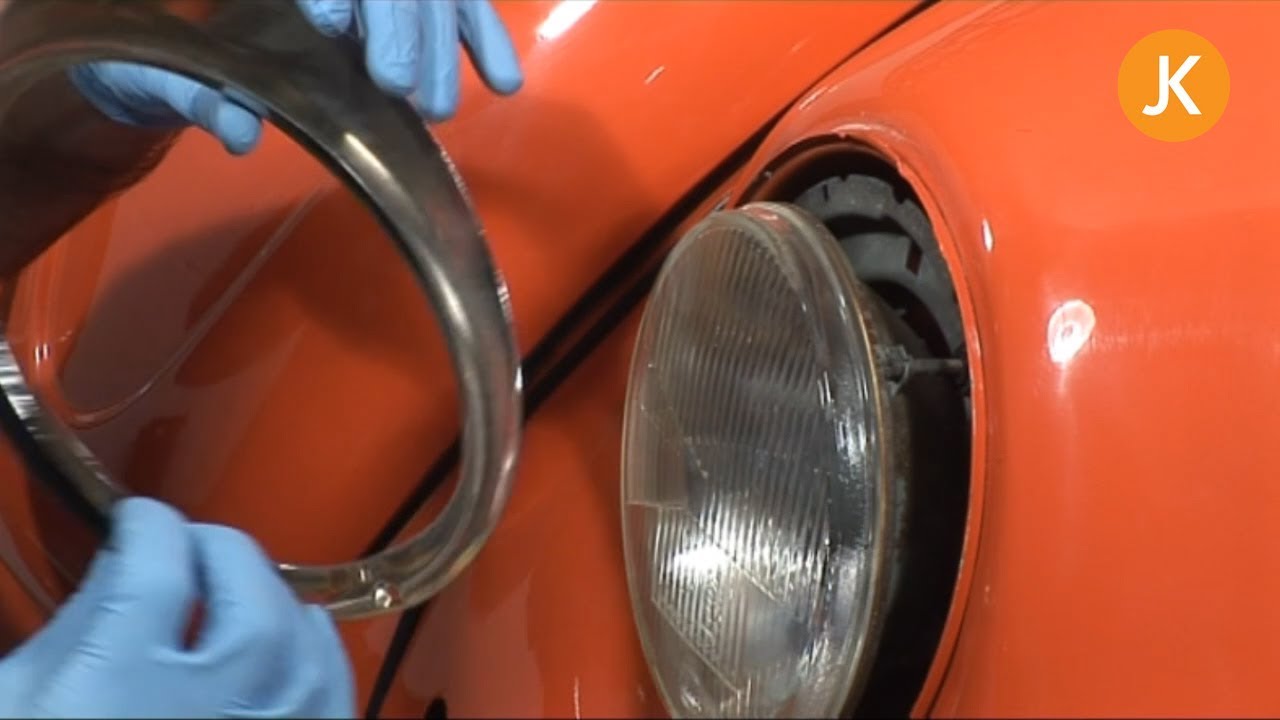 Replace the headlamp bulb on a VW Beetle