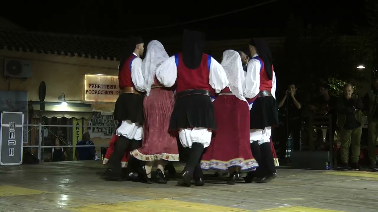 ==Gruppo Folk Santu Jacu di Orosei==   =Turturinu ziratu a Passu torratu=   (15)