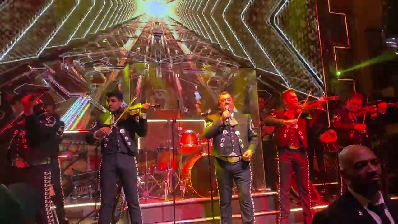 POPURRI JUAN GABRIEL - MARIACHI VARGAS DE TECALITLAN