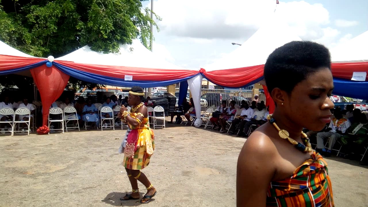 Poetry recitation by Akusika