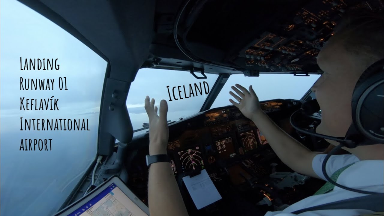 Landing runway 01 Keflav&iacute;k International Airport (KEF BIKF).