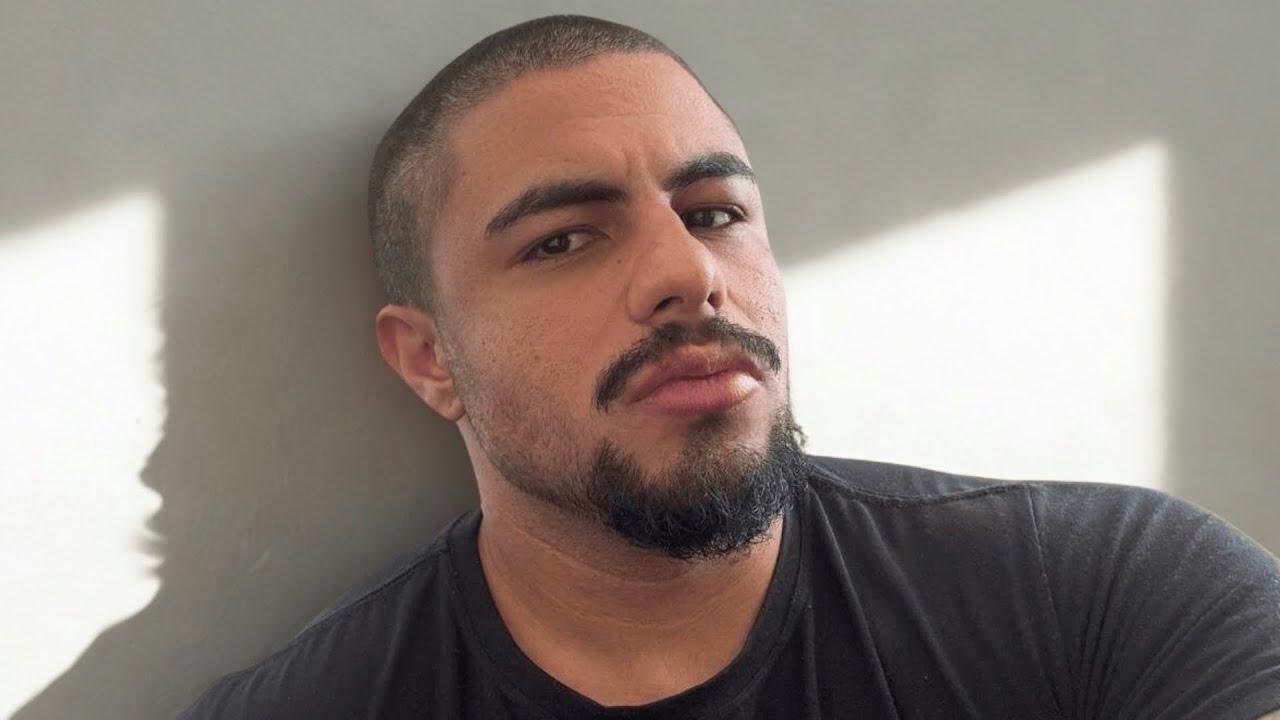 A Vida fica mais fácil quando você para de se vitimizar!