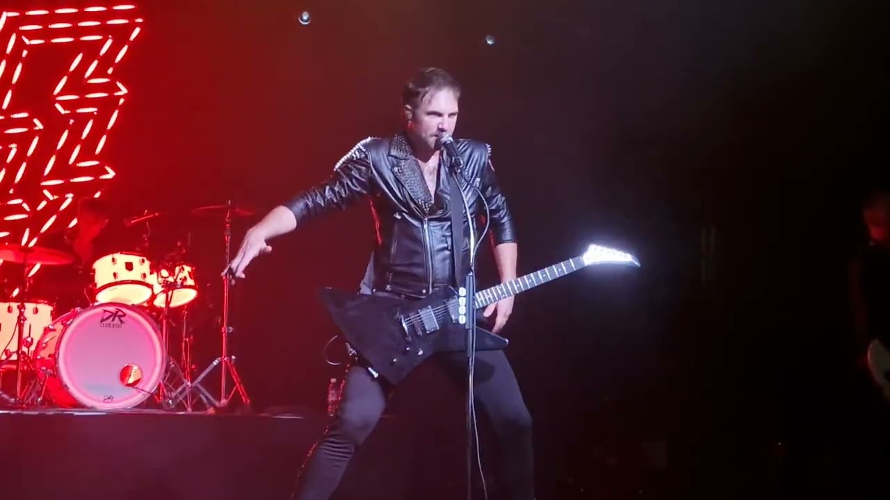 Royal Republic - Full Steam Spacemachine (Rytmikorjaamo 30/10/25)