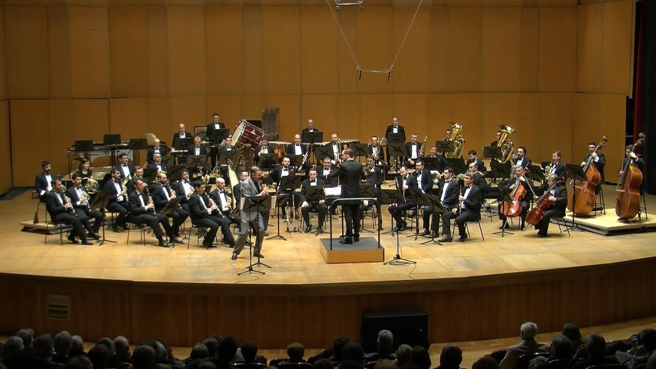 Martinez Gallego / Spanish folk variations for Eb Clarinet and Wind Band.