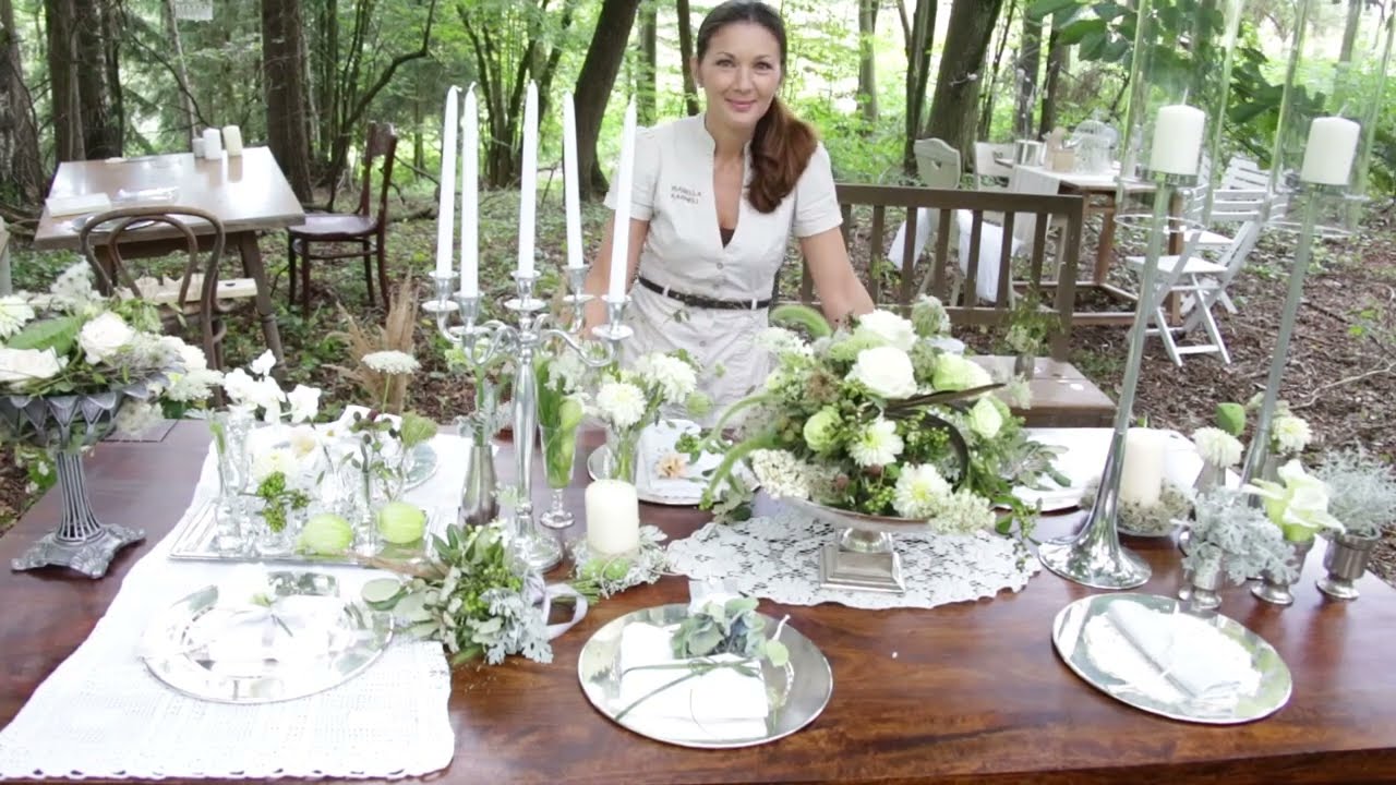 Tischdekoration im Wald von Isabella Floristik , DIY  Tischschmuck Hochzeit  Tisch dekorieren