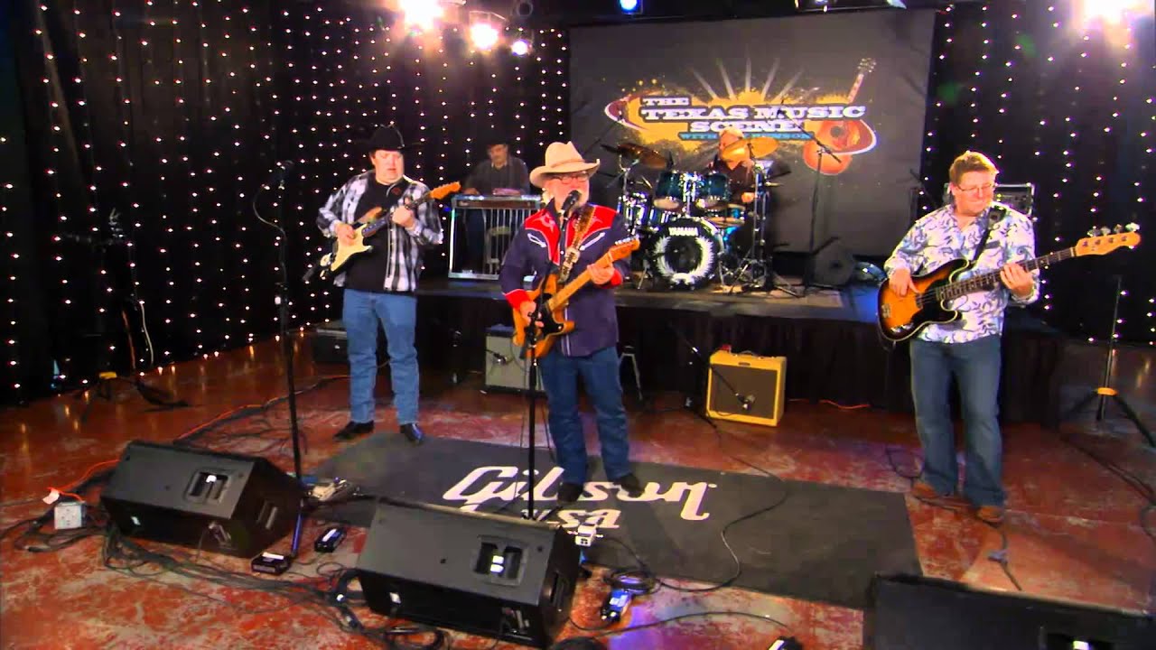 Tommy Alverson performs 