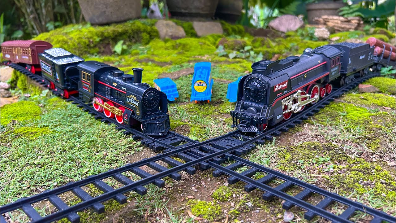 Mencari & Merakit Mainan Kereta Api Uap Klasik di Luar Rumah | DS - TOY