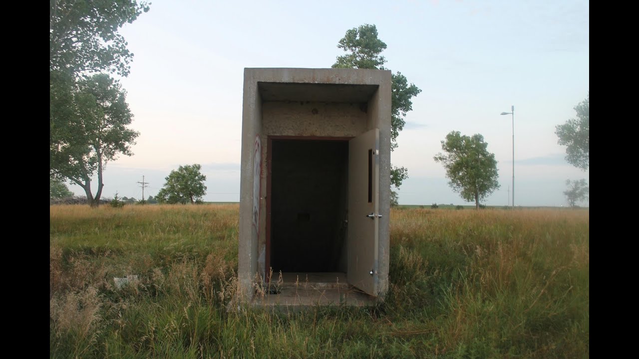 Abandoned-Missile Silo Found Huge Launch Pad!!