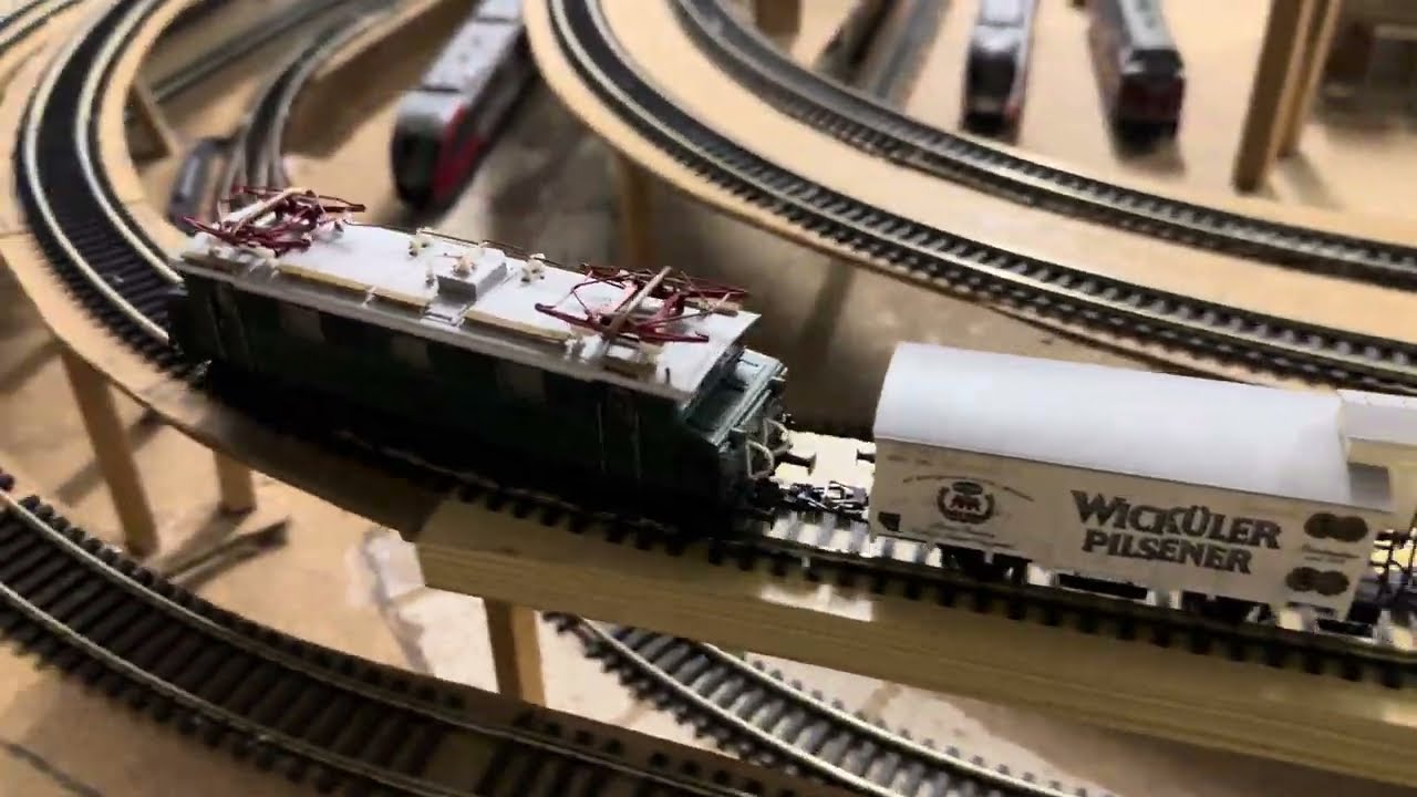 Meine Züge: Roco ÖBB 1670 + Bierwagen