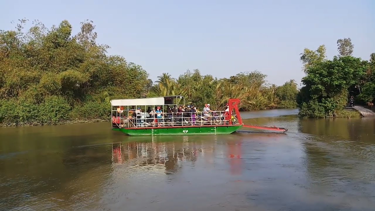 River Cross ferry in Viet Nam - Phà ngang sông ở Việt Nam