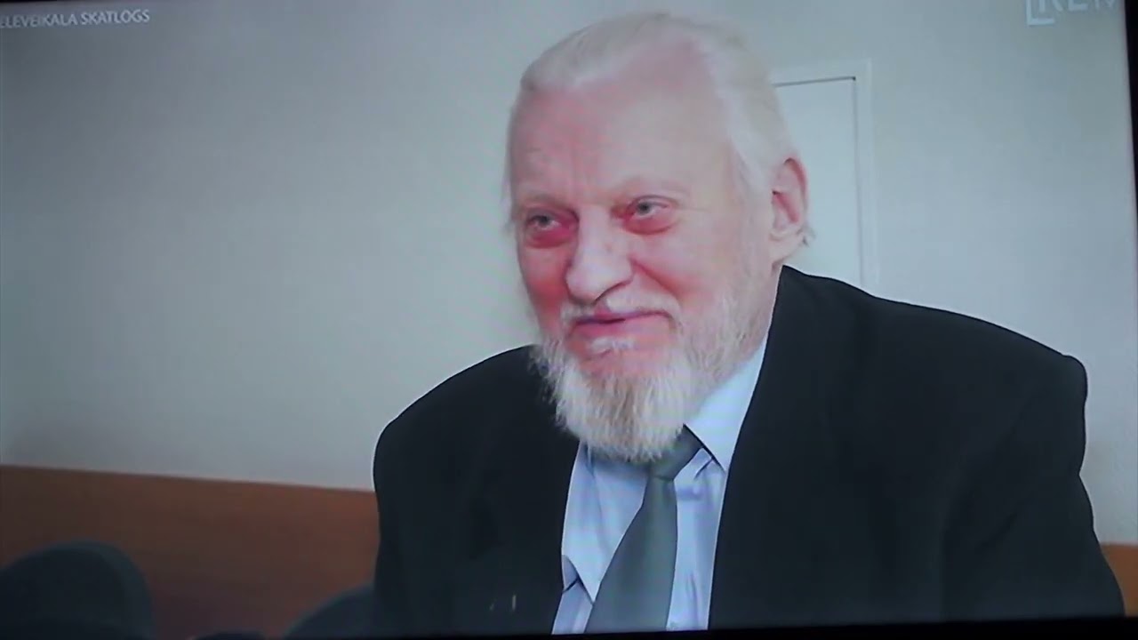 Es biju pirmais 