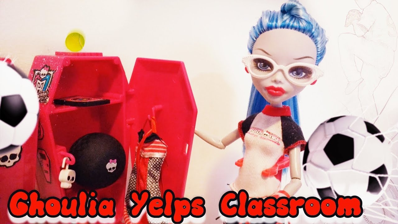 Monster High Ghoulia Yelps Classroom Doll Review