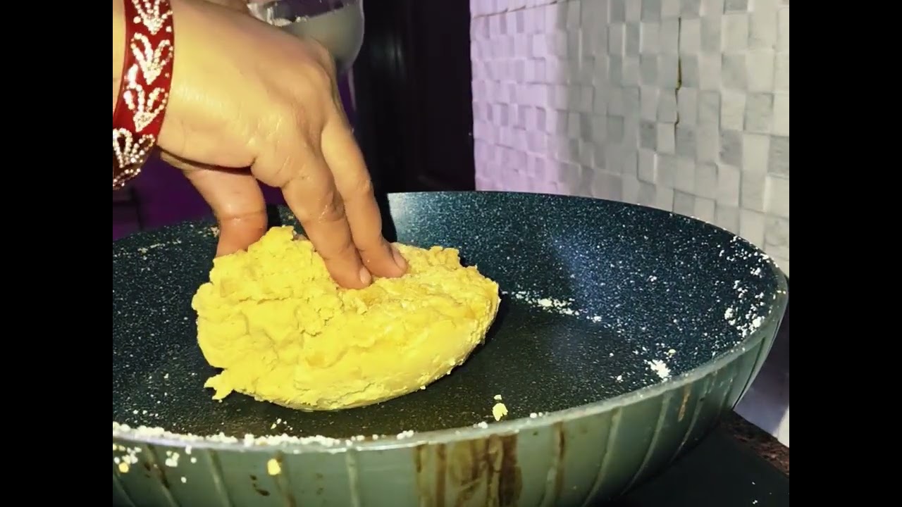 😋होली स्पेशल गुंजिया पारंपरिक खस्ता_ स्वादिष्ट भुजिया#yummyrecipe #Holi special#gujiya #karanji#😋💯👌👍