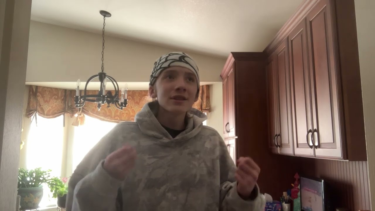 i sang a song… Dumb & Poetic cover by Sabrina Carpenter☺️