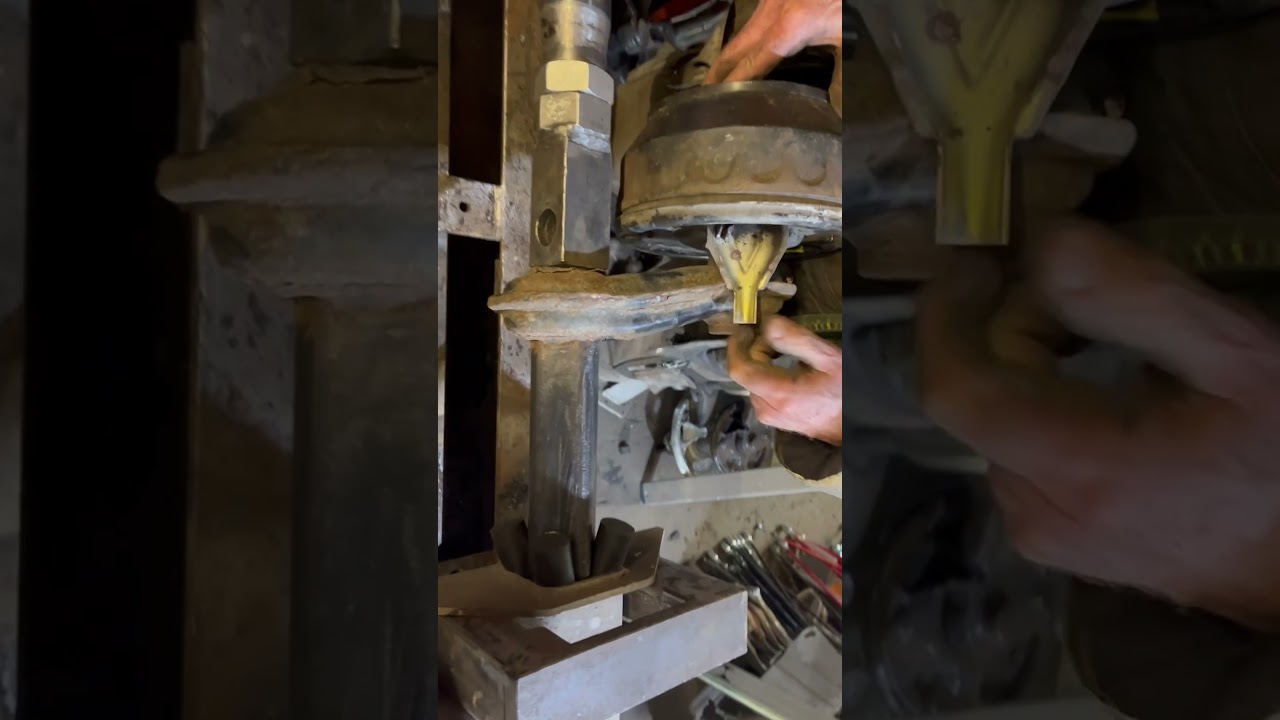 Anh&auml;ngerachse Reparatur&hellip;.Einpressen ! www.auffahrschiene.de