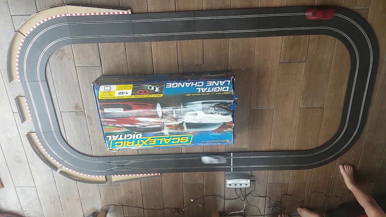 Scalextric digital lane change