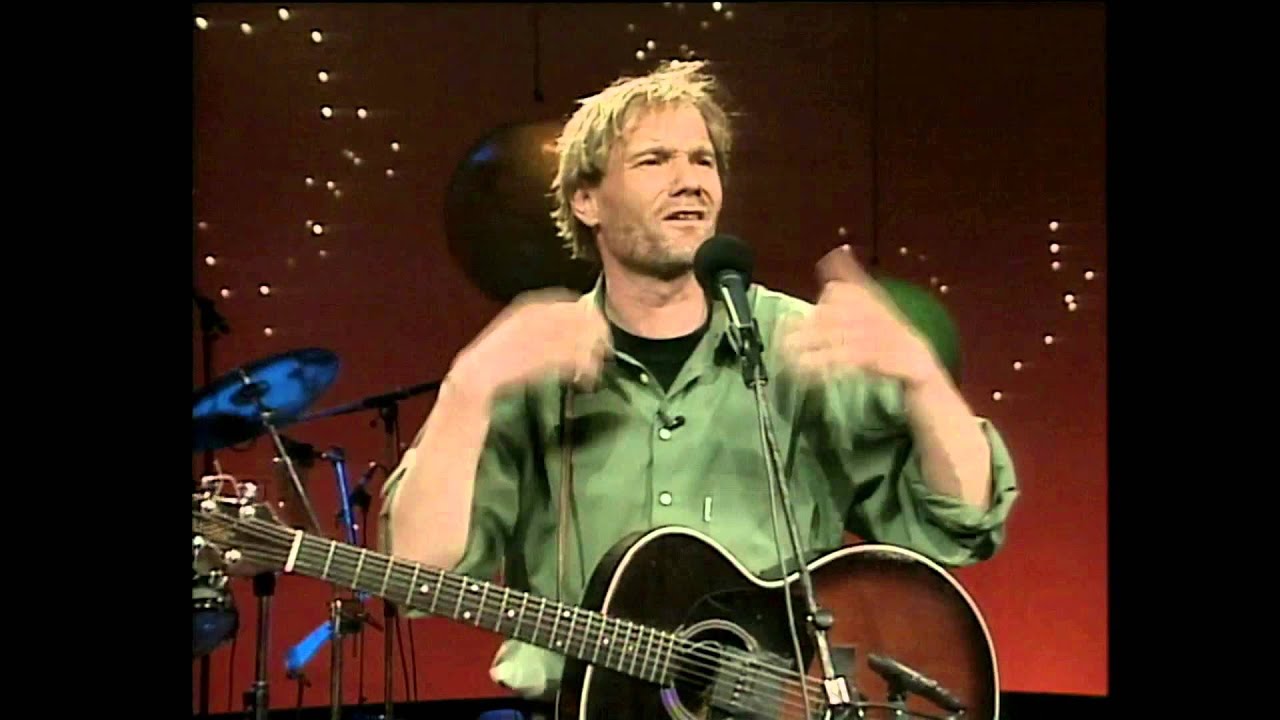 Peter Carlsson & bl&aring; Grodorna (Mellansnack 3: Carlsson blir av med sitt hus fr&aring;n SVT show)