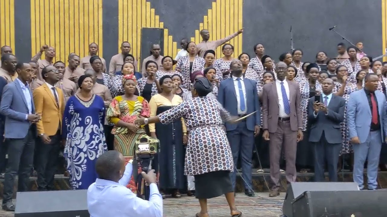 Ntakindi Gihesha Gukiranuka 68 Gushimisha  ABABYEYI CHOIR ADEPR MUHIMA BANDITSE AMATEKA SGM