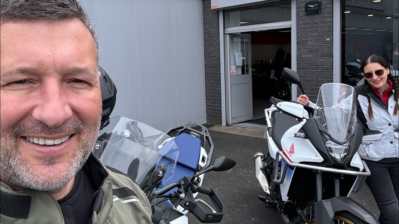 Я купил Honda Africa Twin 1100 2024 года выпуска, а жена купила Honda Transalp 2024 года.