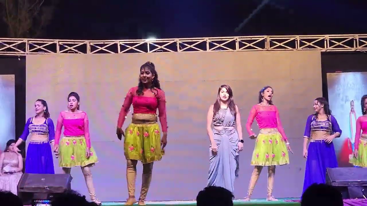 pulsar Bandi dj song dance performance girls