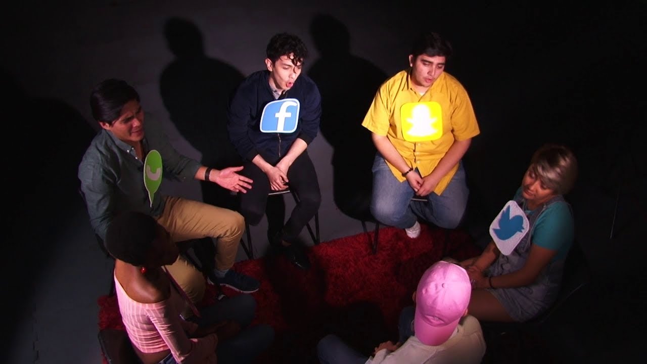 Sketch: Redes Sociales Quejumbrosas