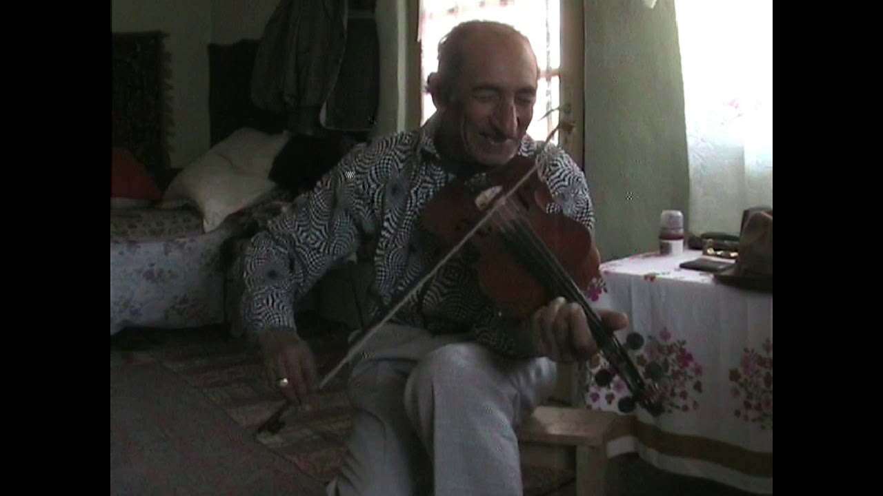 Mandache Aurel (1933-2013) plays Hora pe Batută (Vert Kezes)