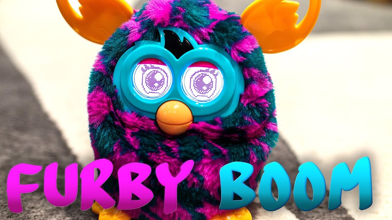 Furby Boom bailando (dancing)