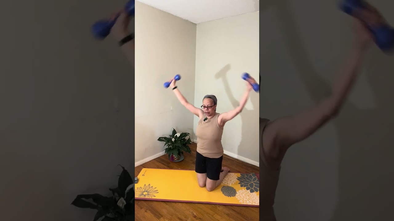 Upper body strength training exercises 